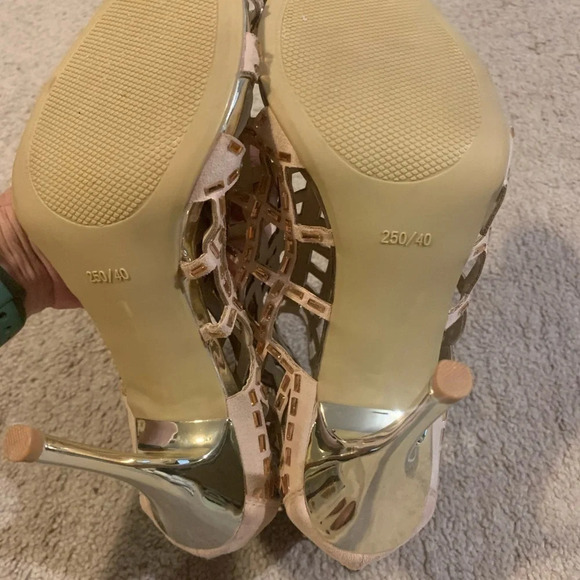 Liz Form gold cut-out peep-toe stiletto heels - size 7.5 - Picture 5 of 6